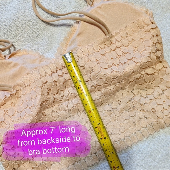 BNWT size medium crop top/bra, nude colour, super cute - Picture 14 of 14